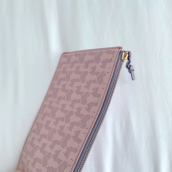 FOSSIL Emma Llama & Heart Perforated RFID pink bag pouch - Picture 8 of 8